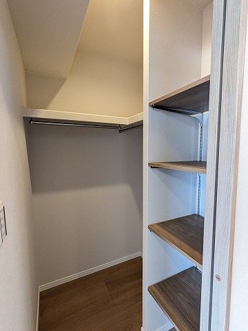大阪府枚方市山之上北町 内観写真（収納）