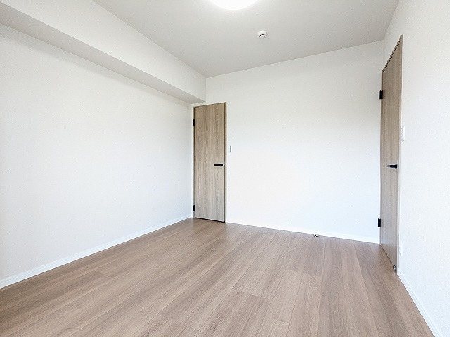 大阪府枚方市山之上北町 内観写真（リビング以外の居室）