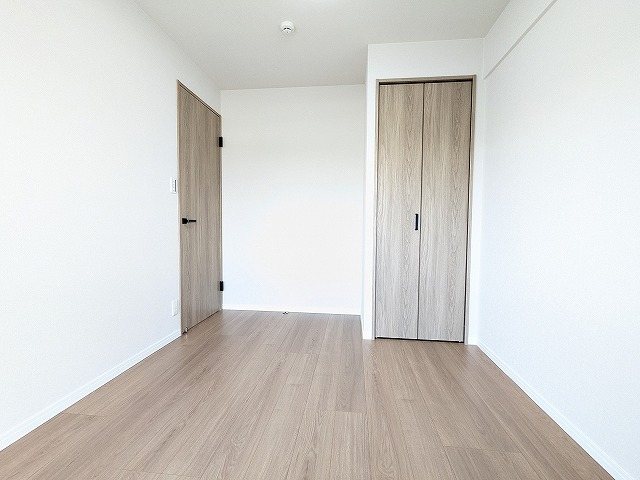 大阪府枚方市山之上北町 内観写真（リビング以外の居室）