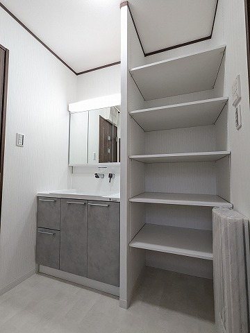 大阪府枚方市走谷１丁目 内観写真（洗面台・洗面所）