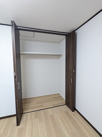 大阪府枚方市走谷１丁目 内観写真（収納）
