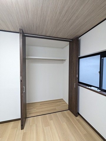 大阪府枚方市走谷１丁目 内観写真（収納）