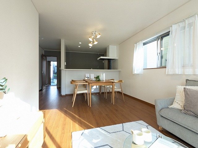 大阪府枚方市北中振４丁目 内観写真（リビング）