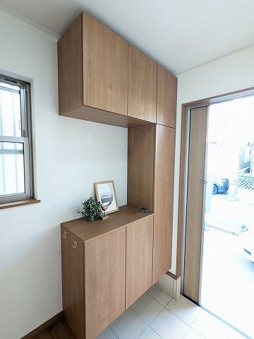 大阪府枚方市北中振４丁目 現地写真（玄関）