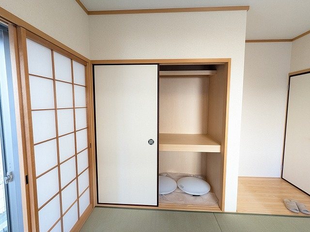 大阪府枚方市北中振４丁目 内観写真（収納）