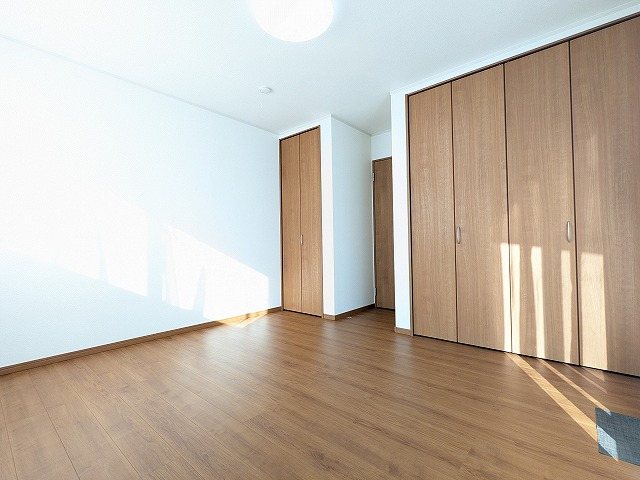 大阪府枚方市北中振４丁目 内観写真（リビング以外の居室）