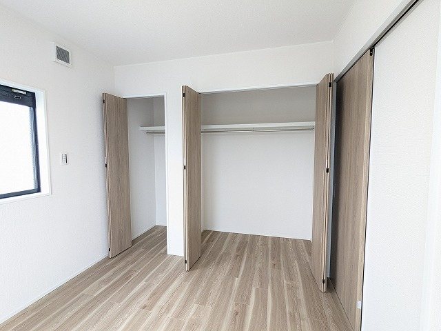 大阪府枚方市養父元町 内観写真（収納）
