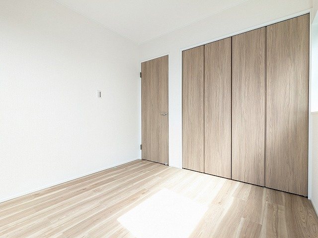 大阪府枚方市養父元町 内観写真（リビング以外の居室）