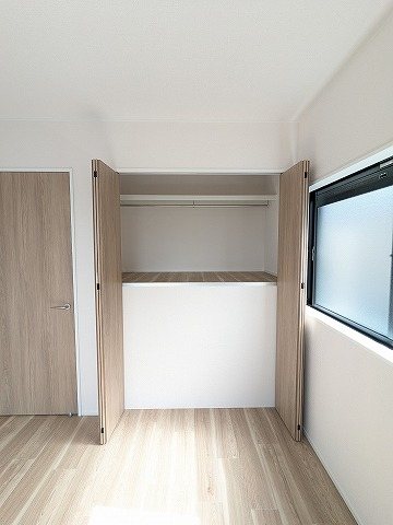 大阪府枚方市養父元町 内観写真（収納）