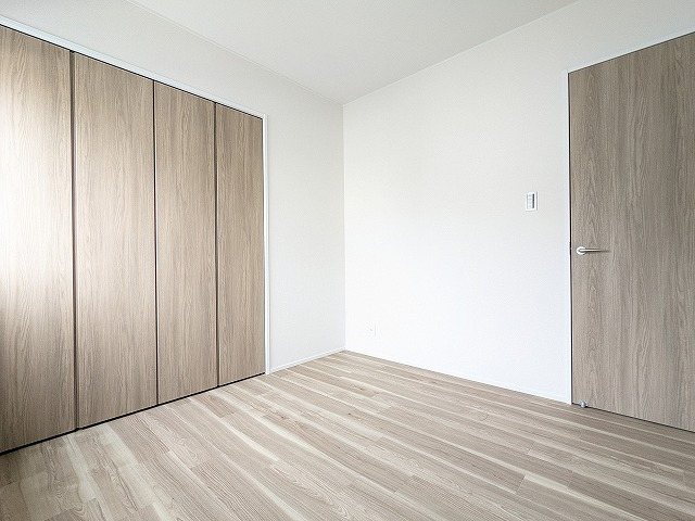 大阪府枚方市養父元町 内観写真（リビング以外の居室）