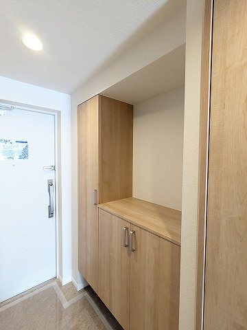 大阪府枚方市香里ケ丘７丁目 現地写真（玄関）