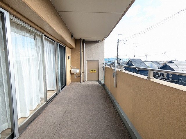 大阪府枚方市香里ケ丘７丁目 現地写真（バルコニー）