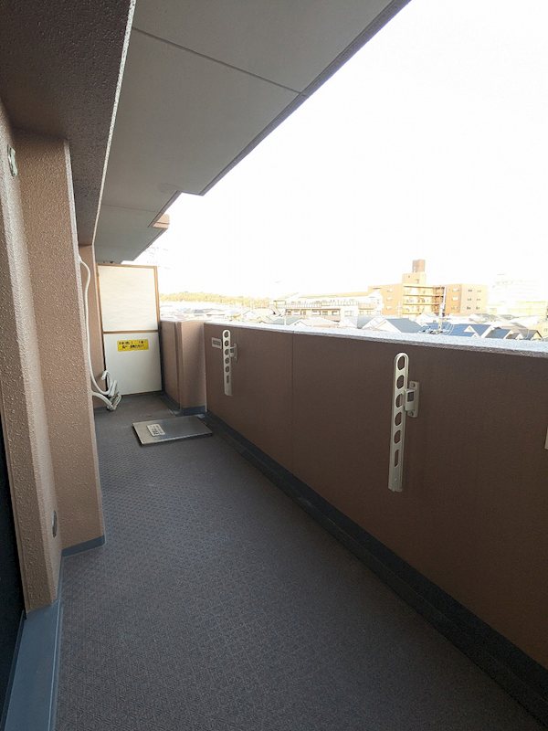大阪府枚方市東山１丁目 現地写真（バルコニー）