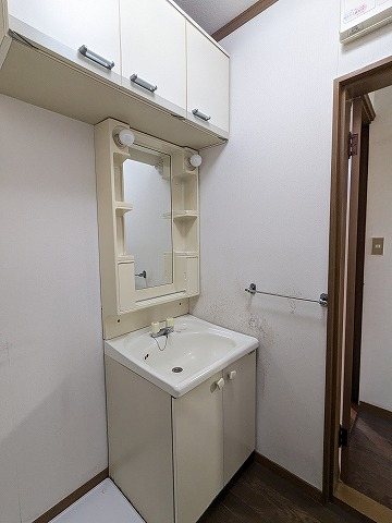 大阪府枚方市津田元町３丁目 内観写真（洗面台・洗面所）