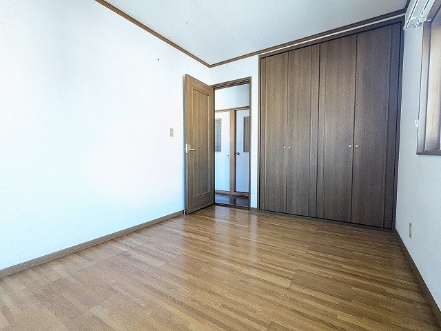 大阪府枚方市津田元町３丁目 内観写真（リビング以外の居室）