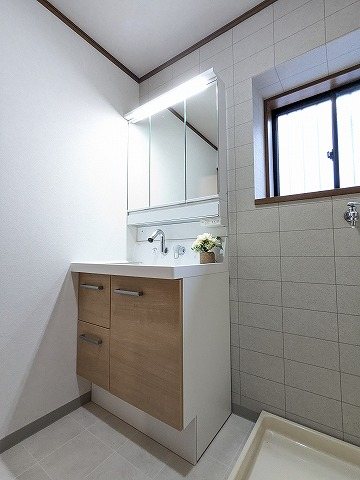 大阪府枚方市香里園東之町 内観写真（洗面台・洗面所）