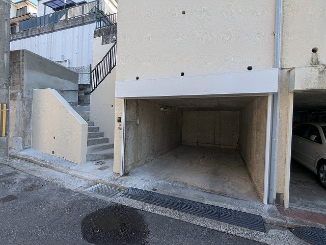 大阪府枚方市香里園東之町 現地写真（駐車場）