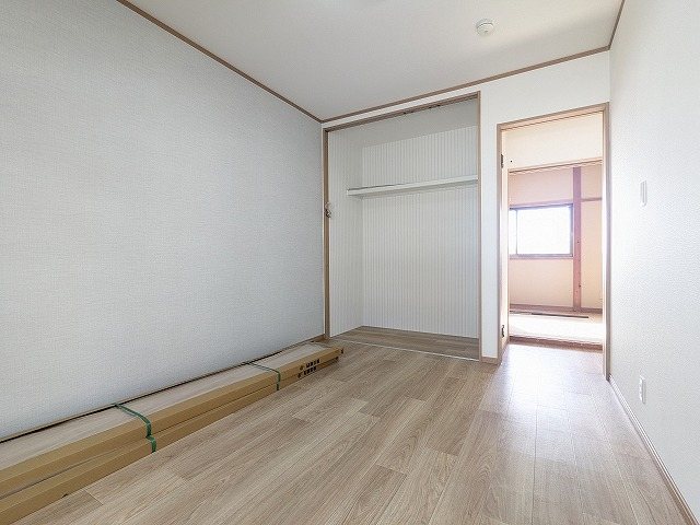 大阪府枚方市星丘３丁目 内観写真（リビング以外の居室）