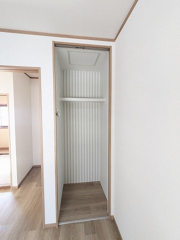 大阪府枚方市星丘３丁目 内観写真（収納）