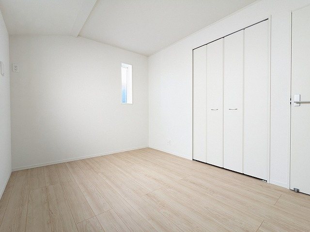 大阪府枚方市山之上西町 内観写真（リビング以外の居室）