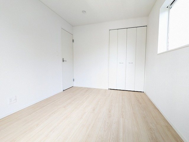 大阪府枚方市山之上西町 内観写真（リビング以外の居室）