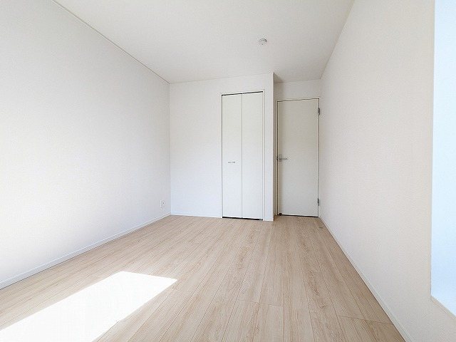 大阪府枚方市山之上西町 内観写真（リビング以外の居室）