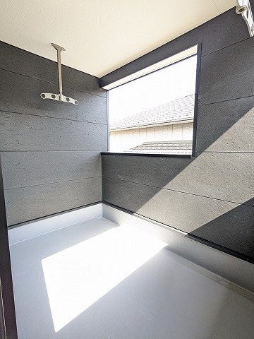 大阪府枚方市山之上西町 現地写真（バルコニー）