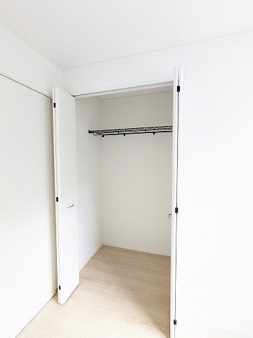 大阪府枚方市山之上西町 内観写真（収納）