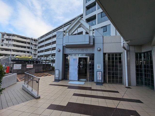 大阪府枚方市北中振１丁目 共用部写真（エントランス）