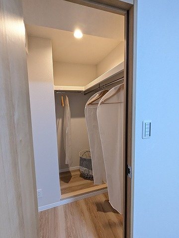 大阪府枚方市北中振１丁目 内観写真（収納）