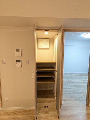 大阪府枚方市北中振１丁目 内観写真（収納）