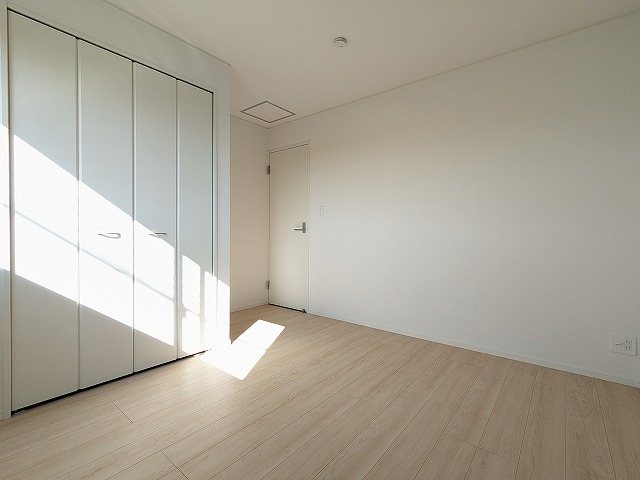 大阪府枚方市出口４丁目 内観写真（リビング以外の居室）