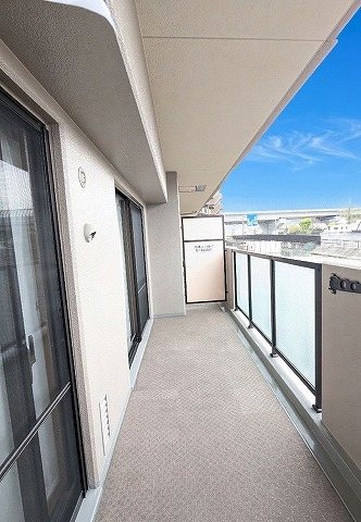 大阪府交野市私部西５丁目 現地写真（バルコニー）