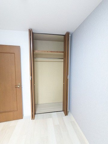 大阪府交野市私部西５丁目 内観写真（収納）