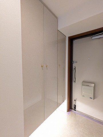 大阪府交野市私部西５丁目 現地写真（玄関）