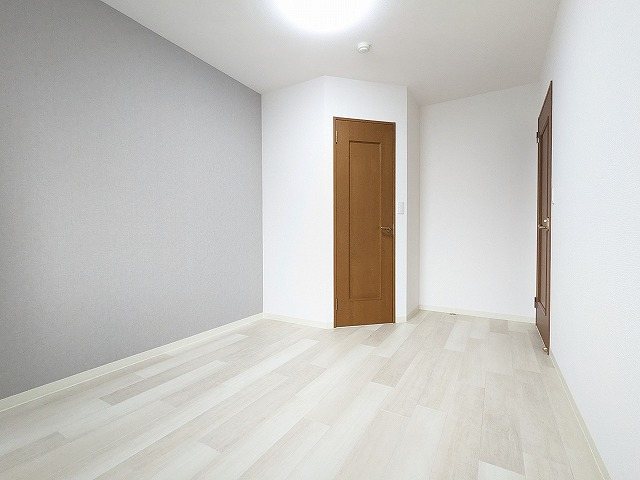 大阪府交野市私部西５丁目 内観写真（リビング以外の居室）