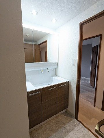 大阪府交野市私部西５丁目 内観写真（洗面台・洗面所）