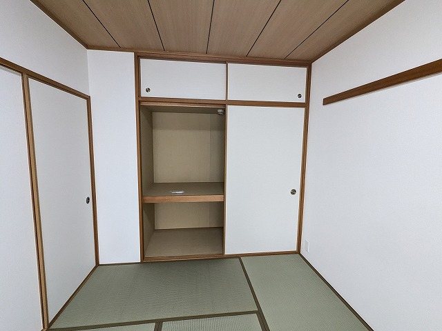 大阪府交野市私部西５丁目 内観写真（収納）