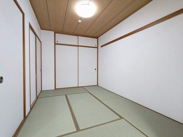 大阪府交野市私部西５丁目 内観写真（リビング以外の居室）