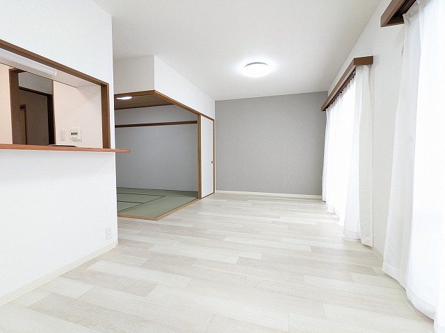 大阪府交野市私部西５丁目 内観写真（リビング）