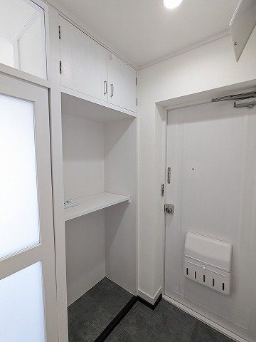 大阪府枚方市東山２丁目 現地写真（玄関）