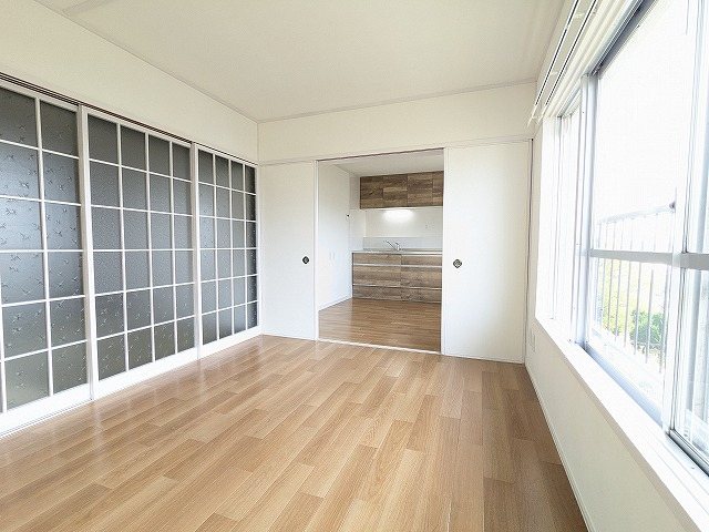 大阪府枚方市東山２丁目 内観写真（リビング以外の居室）