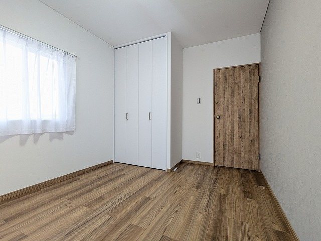 大阪府枚方市西船橋２丁目 内観写真（リビング以外の居室）