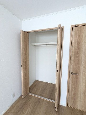 大阪府枚方市津田東町１丁目 内観写真（収納）