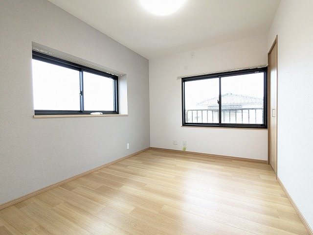 大阪府交野市星田山手３丁目 内観写真（リビング以外の居室）