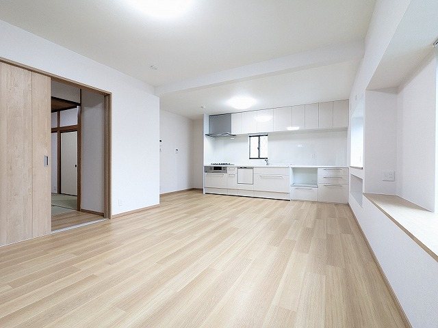 大阪府交野市星田山手３丁目 内観写真（リビング）