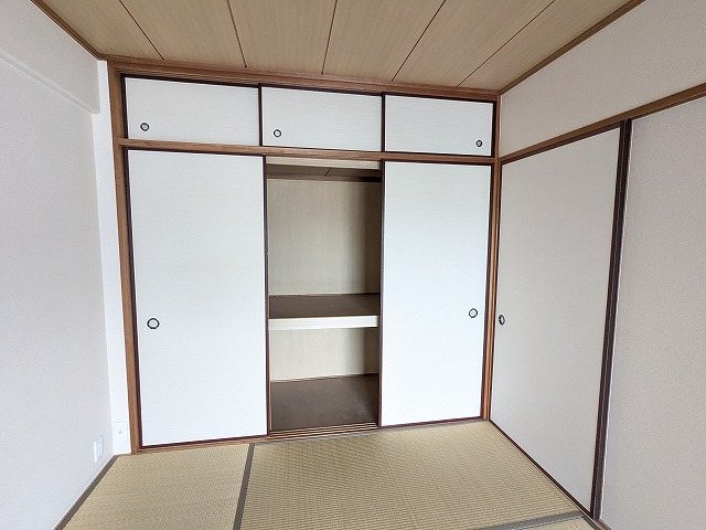 大阪府交野市幾野１丁目 内観写真（収納）