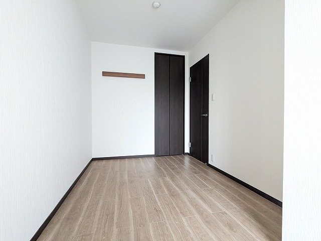 大阪府交野市幾野１丁目 内観写真（リビング以外の居室）