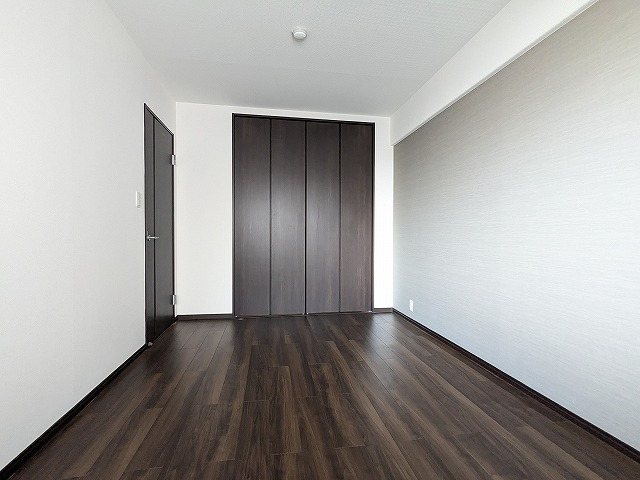 大阪府交野市幾野１丁目 内観写真（リビング以外の居室）