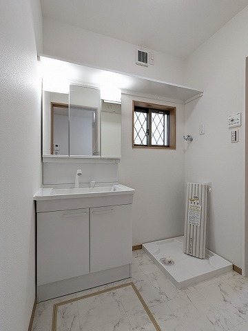 大阪府枚方市東山１丁目 内観写真（洗面台・洗面所）